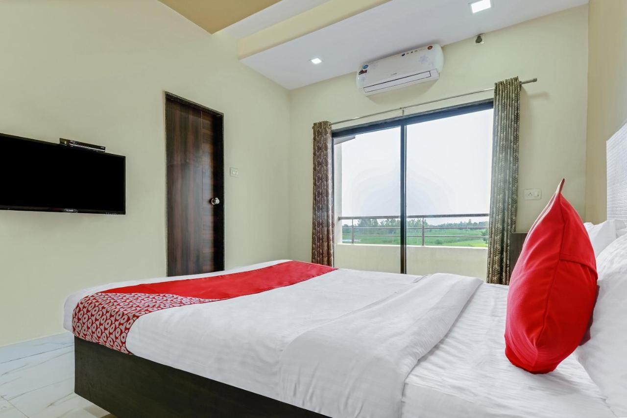 Oyo 48352 Hotel Bhagyalaxmi Kāla Exteriör bild
