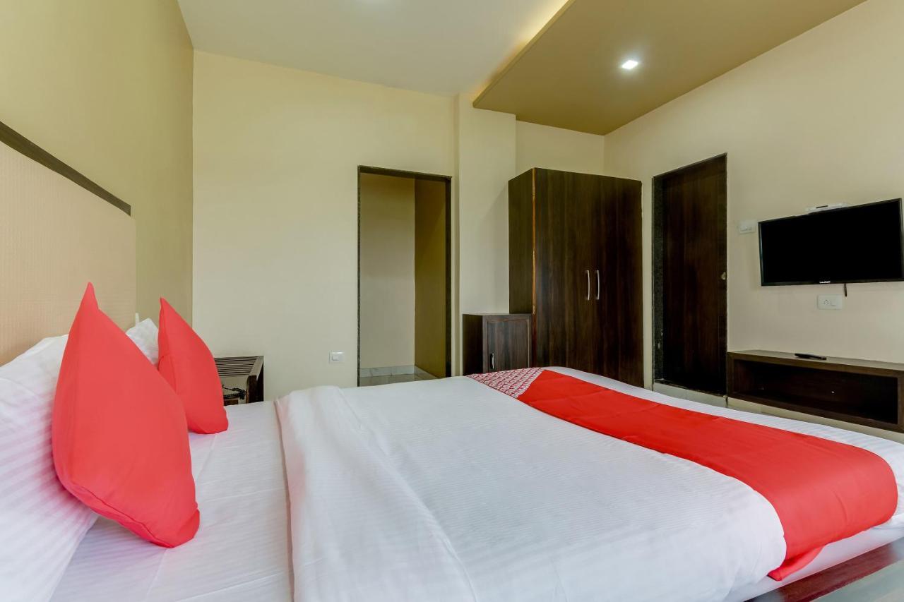 Oyo 48352 Hotel Bhagyalaxmi Kāla Exteriör bild