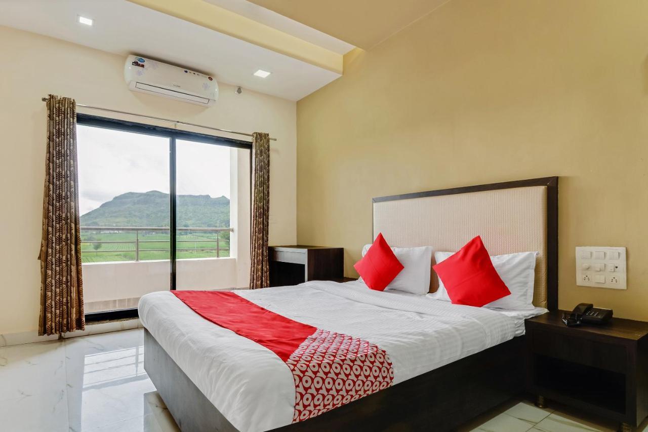 Oyo 48352 Hotel Bhagyalaxmi Kāla Exteriör bild