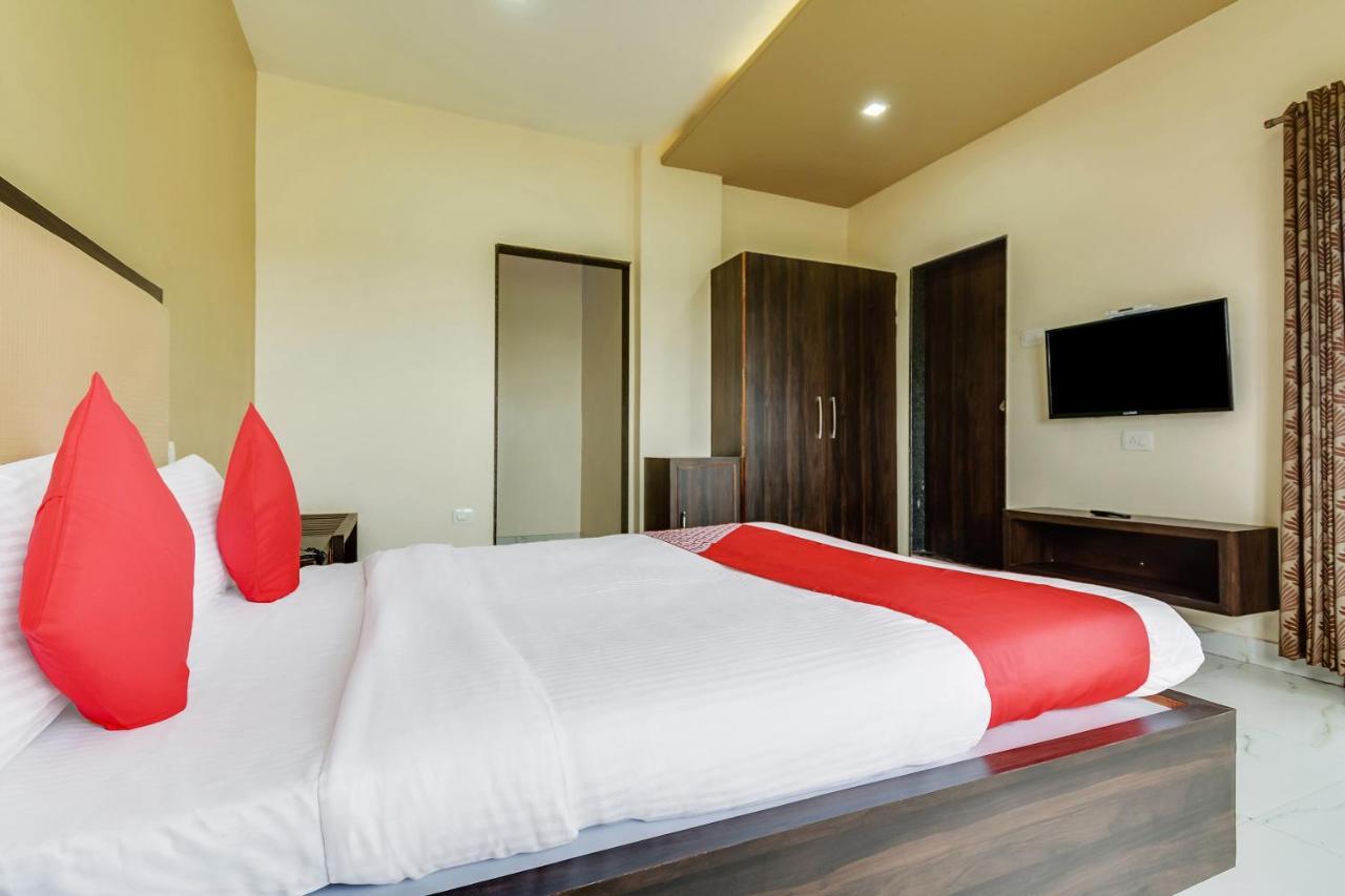 Oyo 48352 Hotel Bhagyalaxmi Kāla Exteriör bild